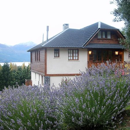 Arelauquen Bungalows & Suites سان كارلوس دي باريلوتشي المظهر الخارجي الصورة