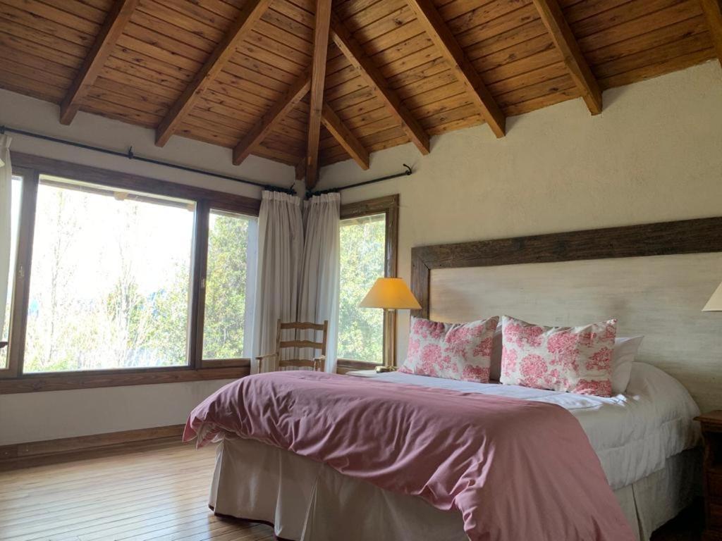 Arelauquen Bungalows & Suites سان كارلوس دي باريلوتشي المظهر الخارجي الصورة