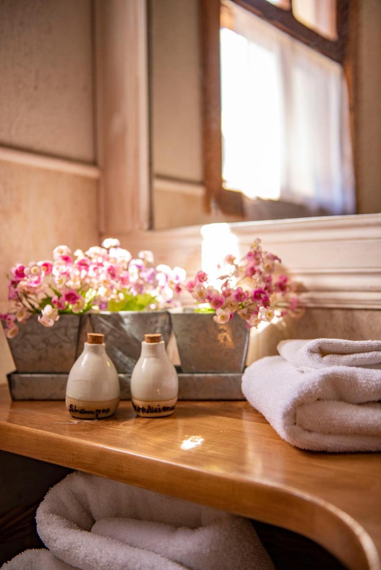 Arelauquen Bungalows & Suites سان كارلوس دي باريلوتشي المظهر الخارجي الصورة