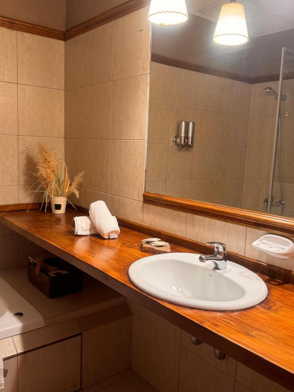 Arelauquen Bungalows & Suites سان كارلوس دي باريلوتشي المظهر الخارجي الصورة