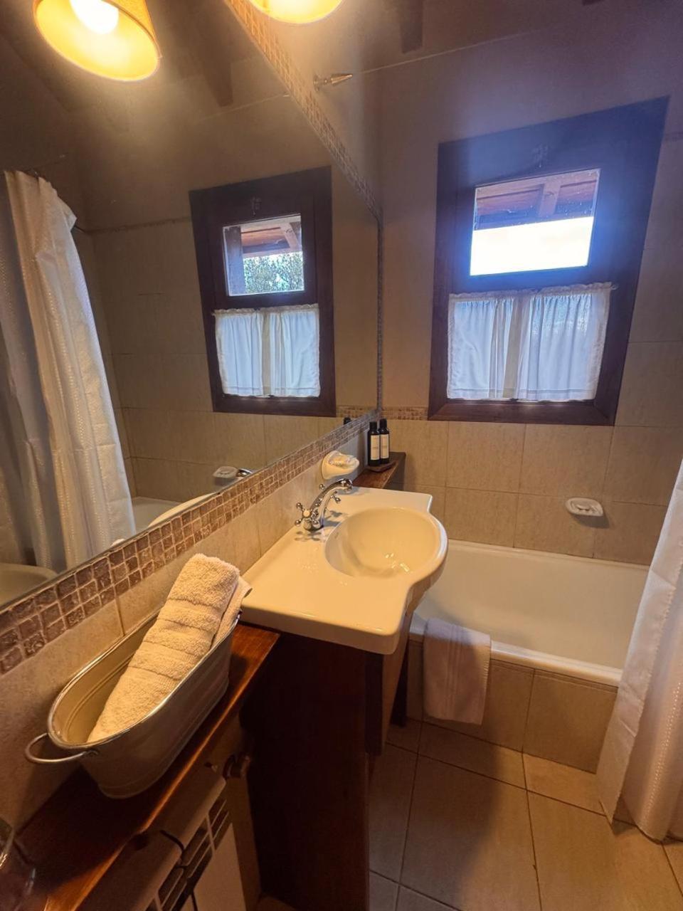 Arelauquen Bungalows & Suites سان كارلوس دي باريلوتشي المظهر الخارجي الصورة